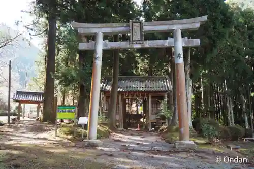 二村神社の鳥居