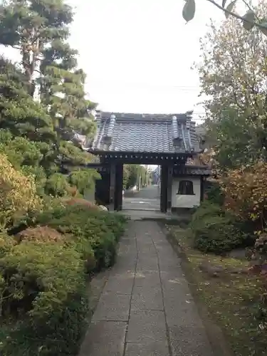 船橋不動尊　寳性寺の山門