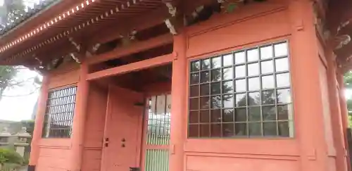 善養寺の山門