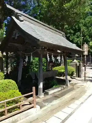 諏訪大社下社春宮の手水舎