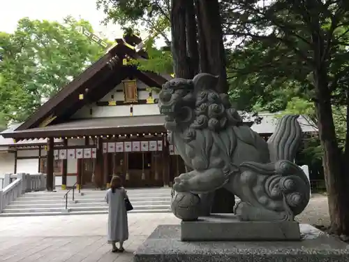 新琴似神社の狛犬