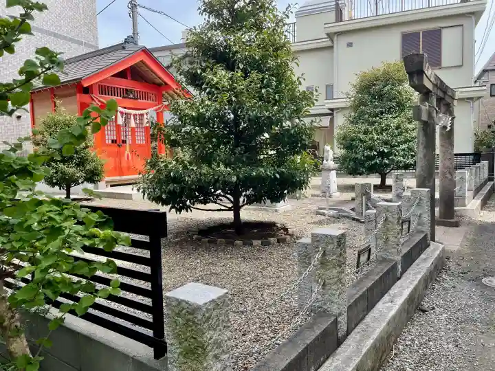 正一位原市場稲荷大明神の{uncategorized: "未分類", other: "その他", undefined: "問題あり", building: "その他建物", grave: "お墓", sacred_gate: "鳥居", guardian: "狛犬", statue: "像", buddha: "仏像", history: "歴史", nature: "自然", garden: "庭園", animal: "動物", pagoda: "塔", temizu: "手水舎", mountain_gate: "山門・神門", sanctuary: "本殿・本堂", subordinate: "末社・摂社", art: "芸術", scenery: "景色", jizo: "地蔵", ema: "絵馬", goshuin: "御朱印", omikuji: "おみくじ", items: "授与品その他", amulet: "お守り", goshuincho: "御朱印帳", eats: "食事", festival: "お祭り", votive_dance: "神楽", shichigosan: "七五三参", wedding: "結婚式", experience: "体験その他", initially: "初詣", around: "周辺", anti_infection: "感染症対策"}