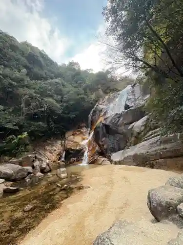 大頭神社の{uncategorized: "未分類", other: "その他", undefined: "問題あり", building: "その他建物", grave: "お墓", sacred_gate: "鳥居", guardian: "狛犬", statue: "像", buddha: "仏像", history: "歴史", nature: "自然", garden: "庭園", animal: "動物", pagoda: "塔", temizu: "手水舎", mountain_gate: "山門・神門", sanctuary: "本殿・本堂", subordinate: "末社・摂社", art: "芸術", scenery: "景色", jizo: "地蔵", ema: "絵馬", goshuin: "御朱印", omikuji: "おみくじ", items: "授与品その他", amulet: "お守り", goshuincho: "御朱印帳", eats: "食事", festival: "お祭り", votive_dance: "神楽", shichigosan: "七五三参", wedding: "結婚式", experience: "体験その他", initially: "初詣", around: "周辺", anti_infection: "感染症対策"}