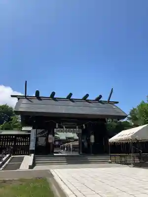 札幌護國神社の山門・神門