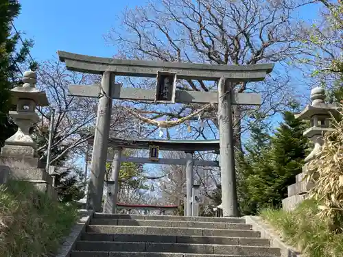 諏訪神社の鳥居