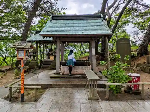 高山稲荷神社の手水