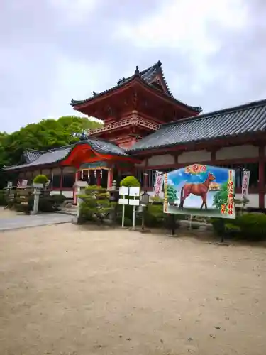 伊佐爾波神社の{uncategorized: "未分類", other: "その他", undefined: "問題あり", building: "その他建物", grave: "お墓", sacred_gate: "鳥居", guardian: "狛犬", statue: "像", buddha: "仏像", history: "歴史", nature: "自然", garden: "庭園", animal: "動物", pagoda: "塔", temizu: "手水舎", mountain_gate: "山門・神門", sanctuary: "本殿・本堂", subordinate: "末社・摂社", art: "芸術", scenery: "景色", jizo: "地蔵", ema: "絵馬", goshuin: "御朱印", omikuji: "おみくじ", items: "授与品その他", amulet: "お守り", goshuincho: "御朱印帳", eats: "食事", festival: "お祭り", votive_dance: "神楽", shichigosan: "七五三参", wedding: "結婚式", experience: "体験その他", initially: "初詣", around: "周辺", anti_infection: "感染症対策"}