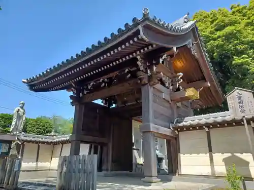 法臺寺の山門