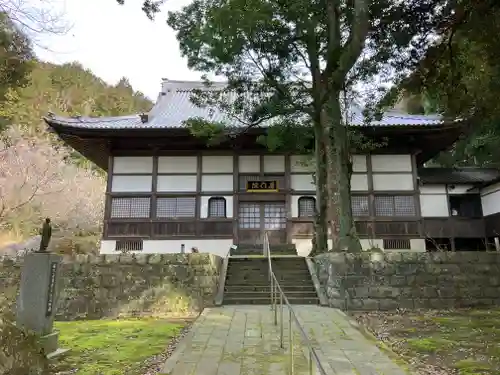 泉福寺の本殿・本堂