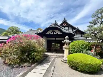 當麻寺奥院の{uncategorized: "未分類", other: "その他", undefined: "問題あり", building: "その他建物", grave: "お墓", sacred_gate: "鳥居", guardian: "狛犬", statue: "像", buddha: "仏像", history: "歴史", nature: "自然", garden: "庭園", animal: "動物", pagoda: "塔", temizu: "手水舎", mountain_gate: "山門・神門", sanctuary: "本殿・本堂", subordinate: "末社・摂社", art: "芸術", scenery: "景色", jizo: "地蔵", ema: "絵馬", goshuin: "御朱印", omikuji: "おみくじ", items: "授与品その他", amulet: "お守り", goshuincho: "御朱印帳", eats: "食事", festival: "お祭り", votive_dance: "神楽", shichigosan: "七五三参", wedding: "結婚式", experience: "体験その他", initially: "初詣", around: "周辺", anti_infection: "感染症対策"}