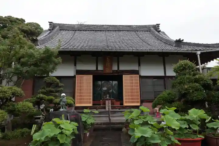 香勝寺の本殿・本堂