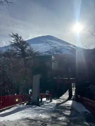 冨士山小御嶽神社の{uncategorized: "未分類", other: "その他", undefined: "問題あり", building: "その他建物", grave: "お墓", sacred_gate: "鳥居", guardian: "狛犬", statue: "像", buddha: "仏像", history: "歴史", nature: "自然", garden: "庭園", animal: "動物", pagoda: "塔", temizu: "手水舎", mountain_gate: "山門・神門", sanctuary: "本殿・本堂", subordinate: "末社・摂社", art: "芸術", scenery: "景色", jizo: "地蔵", ema: "絵馬", goshuin: "御朱印", omikuji: "おみくじ", items: "授与品その他", amulet: "お守り", goshuincho: "御朱印帳", eats: "食事", festival: "お祭り", votive_dance: "神楽", shichigosan: "七五三参", wedding: "結婚式", experience: "体験その他", initially: "初詣", around: "周辺", anti_infection: "感染症対策"}