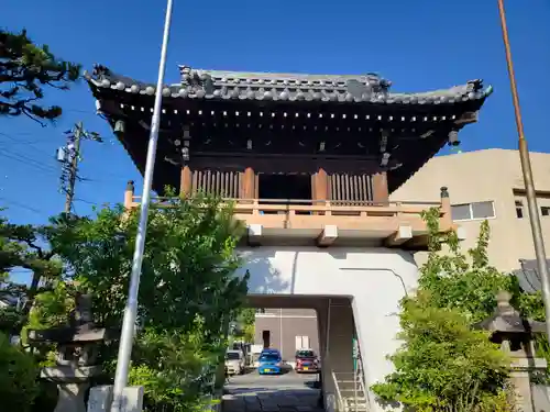 総持寺の山門