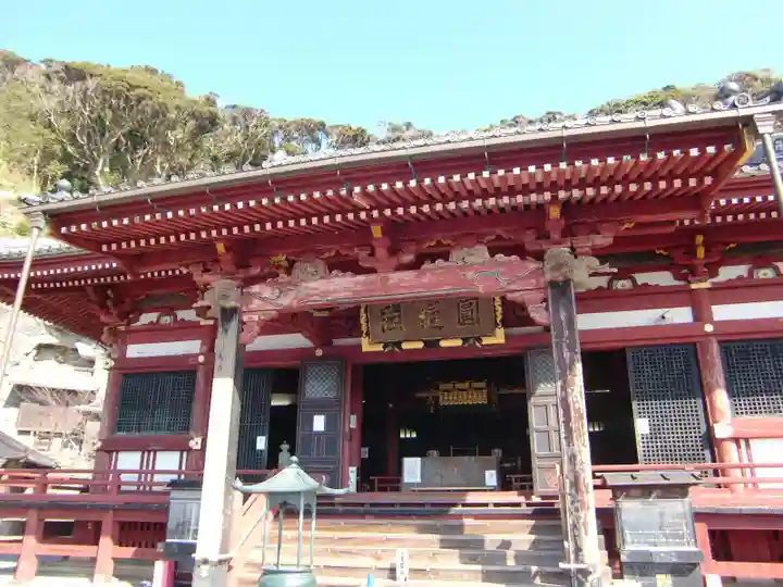 那古寺の本殿・本堂