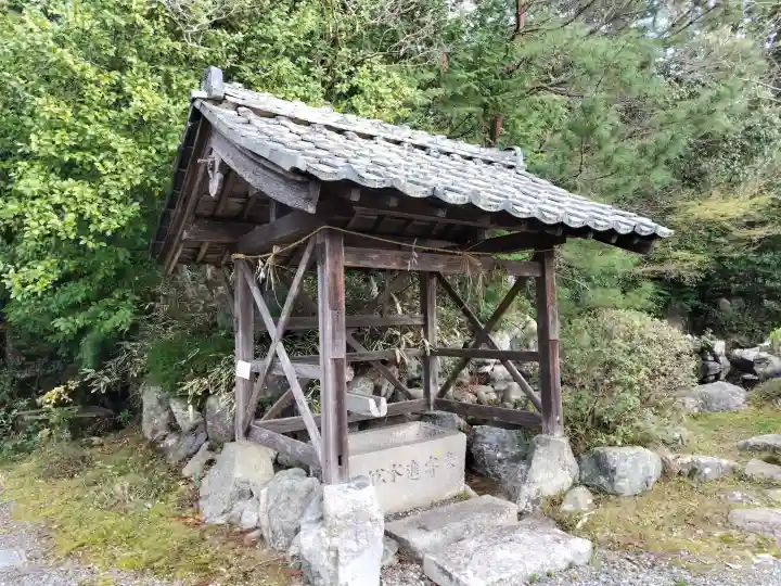 與能神社の{uncategorized: "未分類", other: "その他", undefined: "問題あり", building: "その他建物", grave: "お墓", sacred_gate: "鳥居", guardian: "狛犬", statue: "像", buddha: "仏像", history: "歴史", nature: "自然", garden: "庭園", animal: "動物", pagoda: "塔", temizu: "手水舎", mountain_gate: "山門・神門", sanctuary: "本殿・本堂", subordinate: "末社・摂社", art: "芸術", scenery: "景色", jizo: "地蔵", ema: "絵馬", goshuin: "御朱印", omikuji: "おみくじ", items: "授与品その他", amulet: "お守り", goshuincho: "御朱印帳", eats: "食事", festival: "お祭り", votive_dance: "神楽", shichigosan: "七五三参", wedding: "結婚式", experience: "体験その他", initially: "初詣", around: "周辺", anti_infection: "感染症対策"}