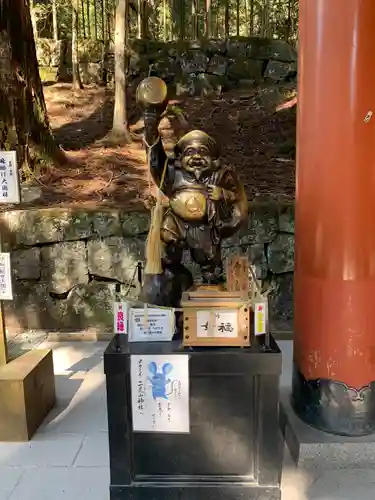 日光二荒山神社の像