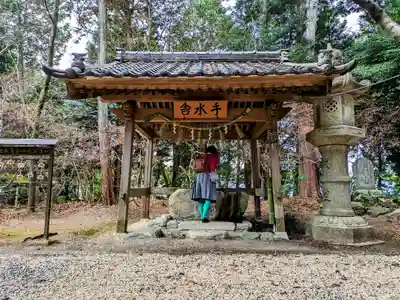 多奈閇神社の手水舎