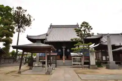 西林寺の本殿・本堂
