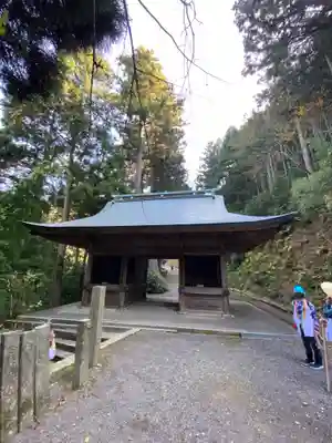 横峰寺の山門・神門