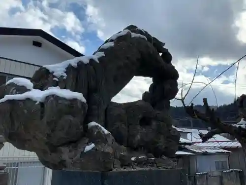 石都々古和気神社の狛犬