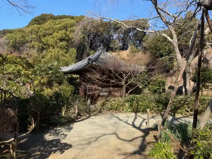 瑞泉寺の{uncategorized: "未分類", other: "その他", undefined: "問題あり", building: "その他建物", grave: "お墓", sacred_gate: "鳥居", guardian: "狛犬", statue: "像", buddha: "仏像", history: "歴史", nature: "自然", garden: "庭園", animal: "動物", pagoda: "塔", temizu: "手水舎", mountain_gate: "山門・神門", sanctuary: "本殿・本堂", subordinate: "末社・摂社", art: "芸術", scenery: "景色", jizo: "地蔵", ema: "絵馬", goshuin: "御朱印", omikuji: "おみくじ", items: "授与品その他", amulet: "お守り", goshuincho: "御朱印帳", eats: "食事", festival: "お祭り", votive_dance: "神楽", shichigosan: "七五三参", wedding: "結婚式", experience: "体験その他", initially: "初詣", around: "周辺", anti_infection: "感染症対策"}