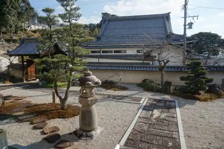 龍済寺の本殿・本堂