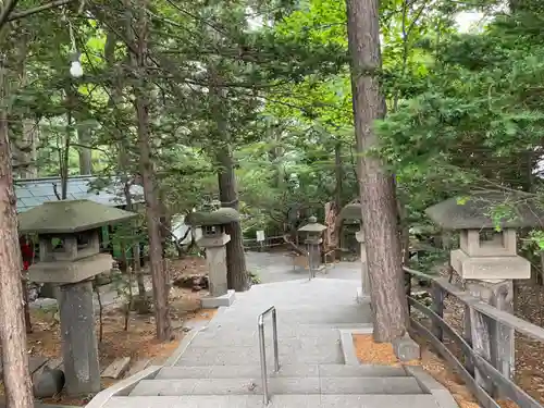 白石神社の庭園