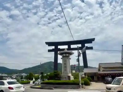 大神神社の{uncategorized: "未分類", other: "その他", undefined: "問題あり", building: "その他建物", grave: "お墓", sacred_gate: "鳥居", guardian: "狛犬", statue: "像", buddha: "仏像", history: "歴史", nature: "自然", garden: "庭園", animal: "動物", pagoda: "塔", temizu: "手水舎", mountain_gate: "山門・神門", sanctuary: "本殿・本堂", subordinate: "末社・摂社", art: "芸術", scenery: "景色", jizo: "地蔵", ema: "絵馬", goshuin: "御朱印", omikuji: "おみくじ", items: "授与品その他", amulet: "お守り", goshuincho: "御朱印帳", eats: "食事", festival: "お祭り", votive_dance: "神楽", shichigosan: "七五三参", wedding: "結婚式", experience: "体験その他", initially: "初詣", around: "周辺", anti_infection: "感染症対策"}