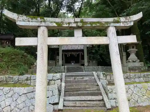 伊豫岡八幡神社の鳥居