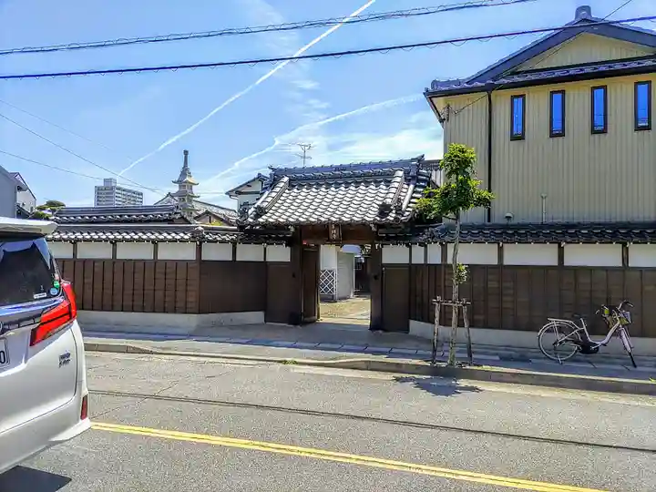 薬師寺の山門・神門