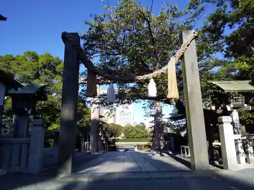 伊勢山皇大神宮の鳥居