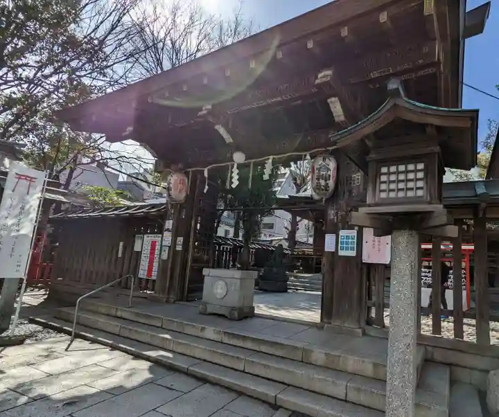 下谷神社の山門・神門