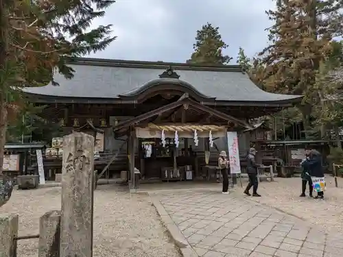 大和神社の本殿