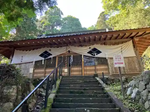 武田八幡宮の本殿