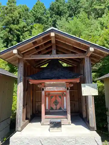 出世稲荷神社の本殿・本堂