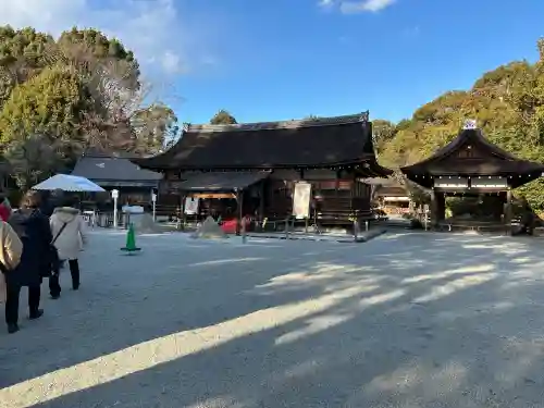 賀茂別雷神社（上賀茂神社）の{uncategorized: "未分類", other: "その他", undefined: "問題あり", building: "その他建物", grave: "お墓", sacred_gate: "鳥居", guardian: "狛犬", statue: "像", buddha: "仏像", history: "歴史", nature: "自然", garden: "庭園", animal: "動物", pagoda: "塔", temizu: "手水舎", mountain_gate: "山門・神門", sanctuary: "本殿・本堂", subordinate: "末社・摂社", art: "芸術", scenery: "景色", jizo: "地蔵", ema: "絵馬", goshuin: "御朱印", omikuji: "おみくじ", items: "授与品その他", amulet: "お守り", goshuincho: "御朱印帳", eats: "食事", festival: "お祭り", votive_dance: "神楽", shichigosan: "七五三参", wedding: "結婚式", experience: "体験その他", initially: "初詣", around: "周辺", anti_infection: "感染症対策"}