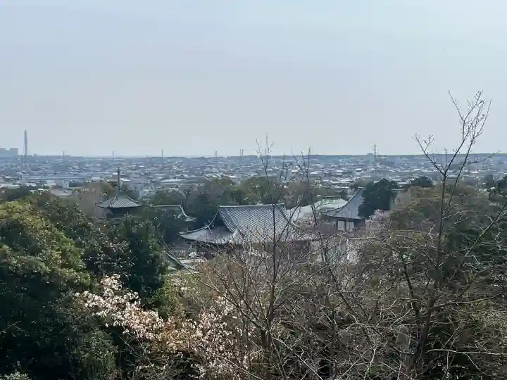 道成寺 奥の院観音堂の{uncategorized: "未分類", other: "その他", undefined: "問題あり", building: "その他建物", grave: "お墓", sacred_gate: "鳥居", guardian: "狛犬", statue: "像", buddha: "仏像", history: "歴史", nature: "自然", garden: "庭園", animal: "動物", pagoda: "塔", temizu: "手水舎", mountain_gate: "山門・神門", sanctuary: "本殿・本堂", subordinate: "末社・摂社", art: "芸術", scenery: "景色", jizo: "地蔵", ema: "絵馬", goshuin: "御朱印", omikuji: "おみくじ", items: "授与品その他", amulet: "お守り", goshuincho: "御朱印帳", eats: "食事", festival: "お祭り", votive_dance: "神楽", shichigosan: "七五三参", wedding: "結婚式", experience: "体験その他", initially: "初詣", around: "周辺", anti_infection: "感染症対策"}