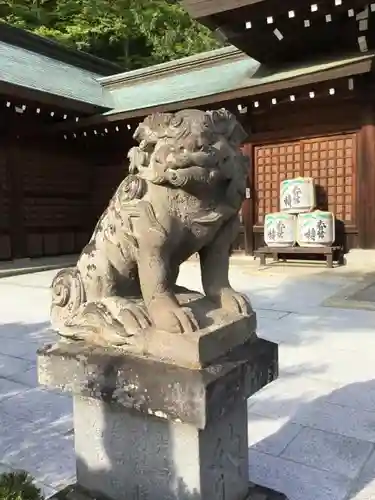 山梨縣護國神社の狛犬