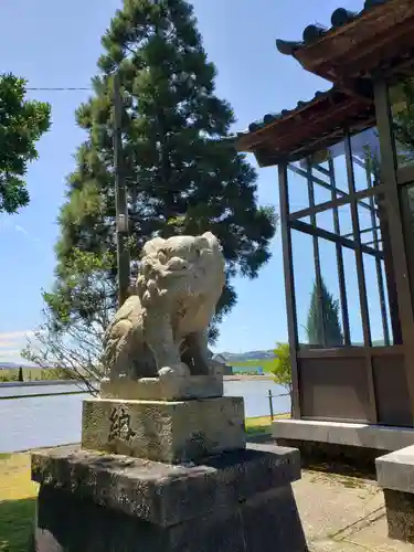 神明社の狛犬