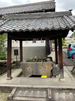 新羅神社の手水舎