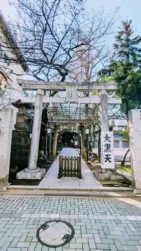 千住本氷川神社の鳥居