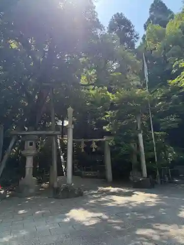枚岡神社の{uncategorized: "未分類", other: "その他", undefined: "問題あり", building: "その他建物", grave: "お墓", sacred_gate: "鳥居", guardian: "狛犬", statue: "像", buddha: "仏像", history: "歴史", nature: "自然", garden: "庭園", animal: "動物", pagoda: "塔", temizu: "手水舎", mountain_gate: "山門・神門", sanctuary: "本殿・本堂", subordinate: "末社・摂社", art: "芸術", scenery: "景色", jizo: "地蔵", ema: "絵馬", goshuin: "御朱印", omikuji: "おみくじ", items: "授与品その他", amulet: "お守り", goshuincho: "御朱印帳", eats: "食事", festival: "お祭り", votive_dance: "神楽", shichigosan: "七五三参", wedding: "結婚式", experience: "体験その他", initially: "初詣", around: "周辺", anti_infection: "感染症対策"}