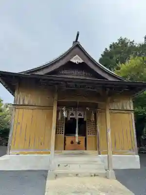 天手長男神社の{uncategorized: "未分類", other: "その他", undefined: "問題あり", building: "その他建物", grave: "お墓", sacred_gate: "鳥居", guardian: "狛犬", statue: "像", buddha: "仏像", history: "歴史", nature: "自然", garden: "庭園", animal: "動物", pagoda: "塔", temizu: "手水舎", mountain_gate: "山門・神門", sanctuary: "本殿・本堂", subordinate: "末社・摂社", art: "芸術", scenery: "景色", jizo: "地蔵", ema: "絵馬", goshuin: "御朱印", omikuji: "おみくじ", items: "授与品その他", amulet: "お守り", goshuincho: "御朱印帳", eats: "食事", festival: "お祭り", votive_dance: "神楽", shichigosan: "七五三参", wedding: "結婚式", experience: "体験その他", initially: "初詣", around: "周辺", anti_infection: "感染症対策"}
