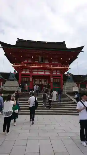 伏見稲荷大社の山門・神門