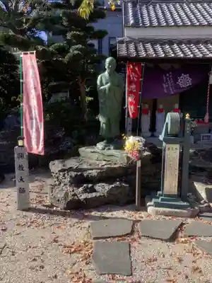 寳珠院(常楽寺)の像