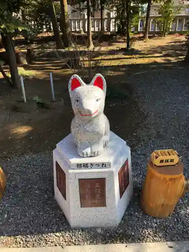 三軒地稲荷神社の狛犬