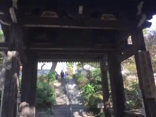 崇禅寺の山門