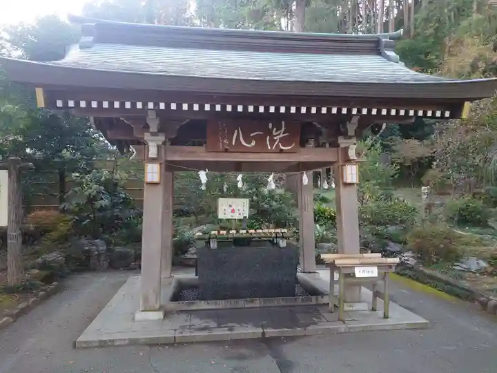高麗神社の手水舎
