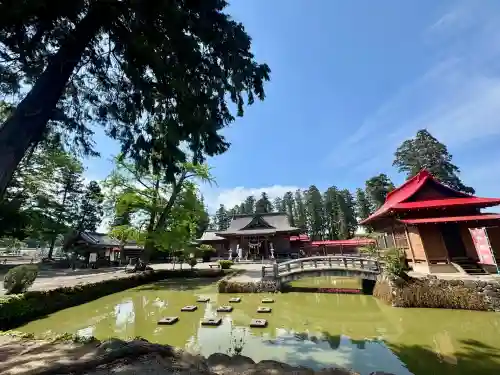 熊野神社の{uncategorized: "未分類", other: "その他", undefined: "問題あり", building: "その他建物", grave: "お墓", sacred_gate: "鳥居", guardian: "狛犬", statue: "像", buddha: "仏像", history: "歴史", nature: "自然", garden: "庭園", animal: "動物", pagoda: "塔", temizu: "手水舎", mountain_gate: "山門・神門", sanctuary: "本殿・本堂", subordinate: "末社・摂社", art: "芸術", scenery: "景色", jizo: "地蔵", ema: "絵馬", goshuin: "御朱印", omikuji: "おみくじ", items: "授与品その他", amulet: "お守り", goshuincho: "御朱印帳", eats: "食事", festival: "お祭り", votive_dance: "神楽", shichigosan: "七五三参", wedding: "結婚式", experience: "体験その他", initially: "初詣", around: "周辺", anti_infection: "感染症対策"}