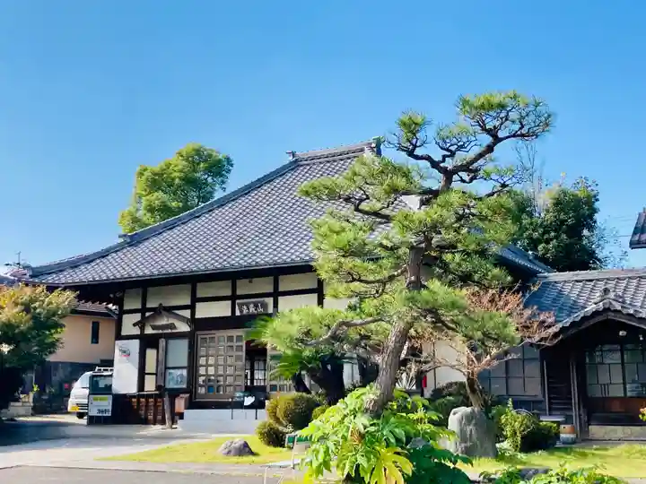 極楽寺の本殿・本堂